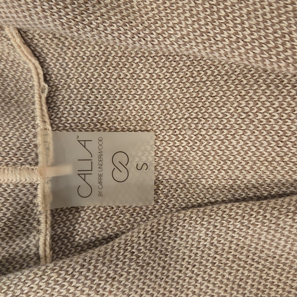 Chic Beige Speckled Cardigan - Picture 2 of 3